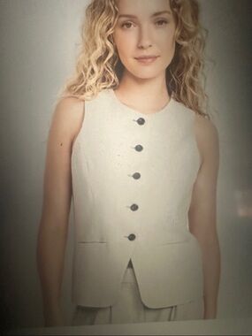 Women’s Linen Blend  Button Front Vest, size Large